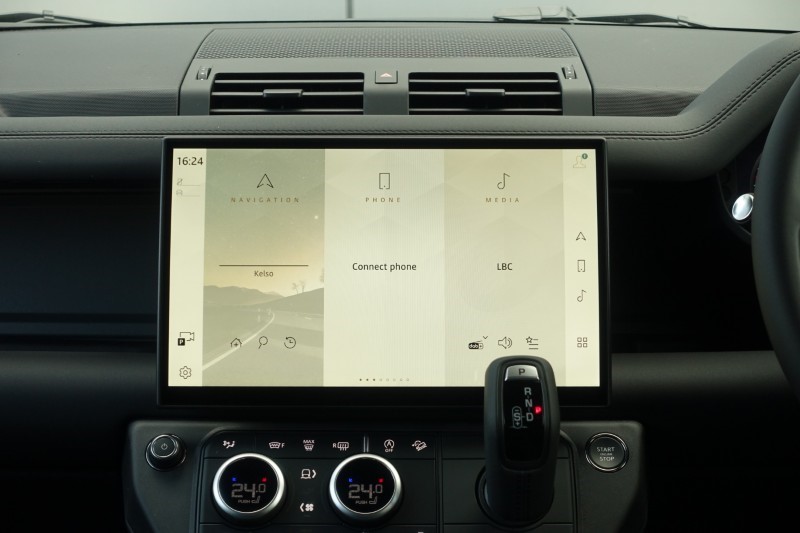  LAND ROVER DEFENDER 3.0 D350 X-Dynamic HSE 110 5dr Auto 5305305