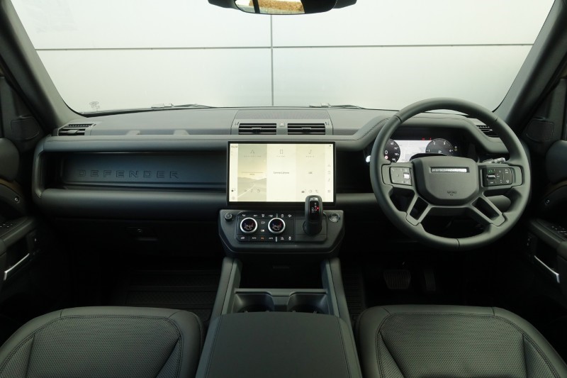  LAND ROVER DEFENDER 3.0 D350 X-Dynamic HSE 110 5dr Auto 5305300