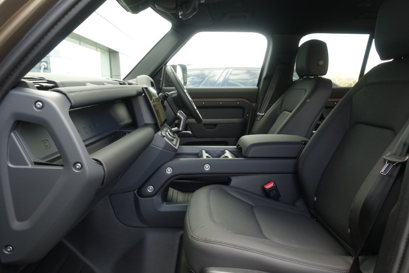  LAND ROVER DEFENDER 3.0 D350 X-Dynamic HSE 110 5dr Auto 5305294