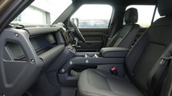 LAND ROVER DEFENDER 3.0 D350 X-Dynamic HSE 110 5dr Auto 5305294