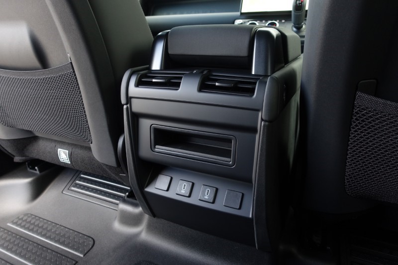  LAND ROVER DEFENDER 3.0 D350 X-Dynamic HSE 110 5dr Auto 5305309