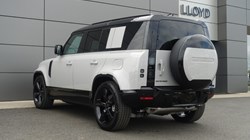 LAND ROVER DEFENDER 2.0 P300e X-Dynamic HSE 110 5dr Auto 5351879