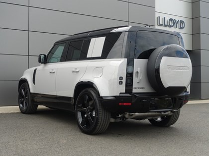LAND ROVER DEFENDER 2.0 P300e X-Dynamic HSE 110 5dr Auto