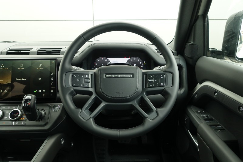  LAND ROVER DEFENDER 2.0 P300e X-Dynamic HSE 110 5dr Auto 5351891