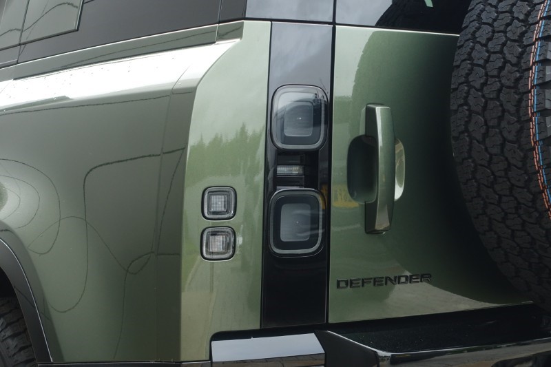  LAND ROVER DEFENDER 3.0 D350 X-Dynamic HSE 110 5dr Auto 5528904