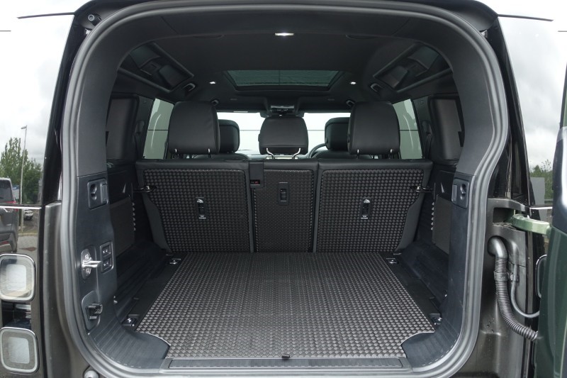  LAND ROVER DEFENDER 3.0 D350 X-Dynamic HSE 110 5dr Auto 5528895