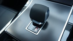 LAND ROVER RANGE ROVER VELAR 2.0 D200 MHEV Belgravia Edition 5dr Auto 5542530