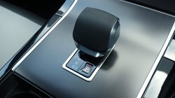 LAND ROVER RANGE ROVER VELAR 2.0 D200 MHEV Belgravia Edition 5dr Auto 5553773
