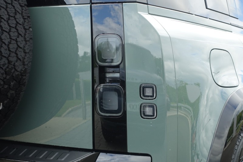  LAND ROVER DEFENDER 3.0 D350 Trophy Edition Keswick 110 5dr Auto 5524818