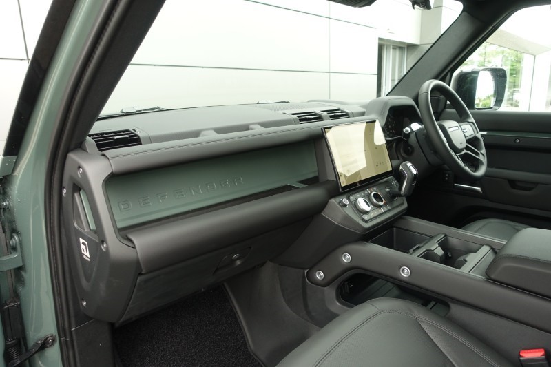  LAND ROVER DEFENDER 3.0 D350 Trophy Edition Keswick 110 5dr Auto 5524855