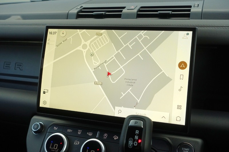  LAND ROVER COMMERCIAL DEFENDER 3.0 D250 Hard Top X-Dynamic SE Auto 5539484