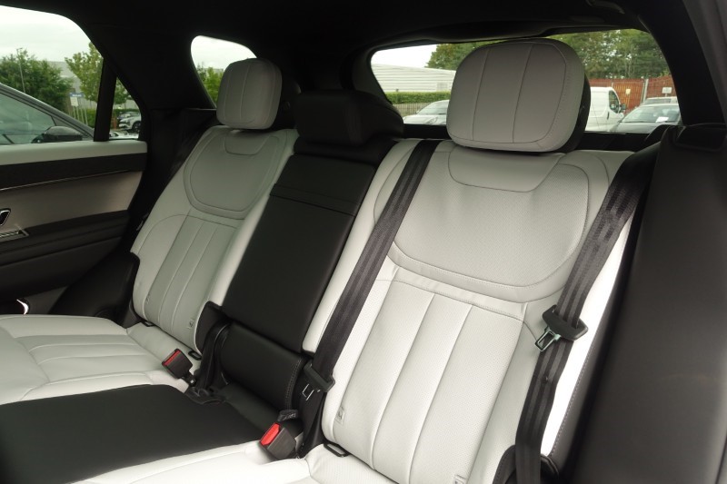  LAND ROVER RANGE ROVER SPORT 3.0 D300 Dynamic SE 5dr Auto 5735427