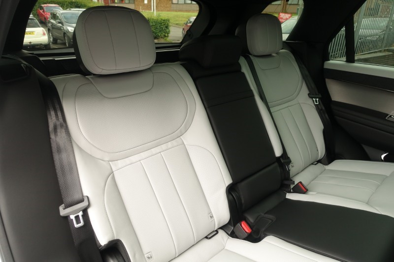  LAND ROVER RANGE ROVER SPORT 3.0 D300 Dynamic SE 5dr Auto 5735424