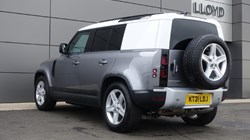 2021 (21) LAND ROVER COMMERCIAL DEFENDER 3.0 D300 Hard Top SE Auto 1