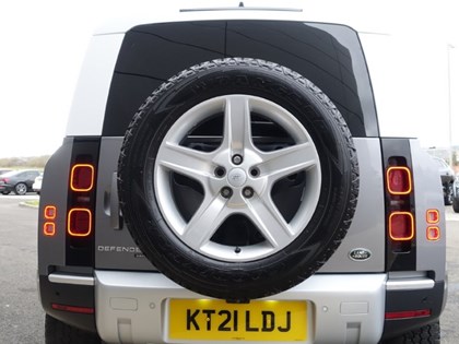 2021 (21) LAND ROVER COMMERCIAL DEFENDER 3.0 D300 Hard Top SE Auto