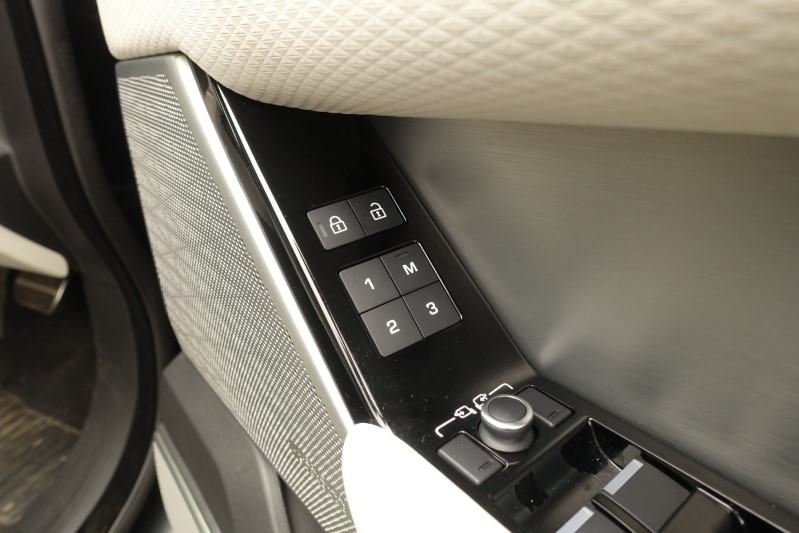 2023 (23) LAND ROVER RANGE ROVER VELAR 2.0 D200 Edition 5dr Auto 3391443