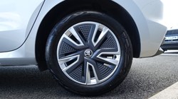 2023 (23) SKODA FABIA 1.0 TSI 110 SE L 5dr 3397688