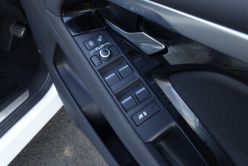 2020 (20) LAND ROVER RANGE ROVER EVOQUE 2.0 D150 R-Dynamic S 5dr Auto 3440047