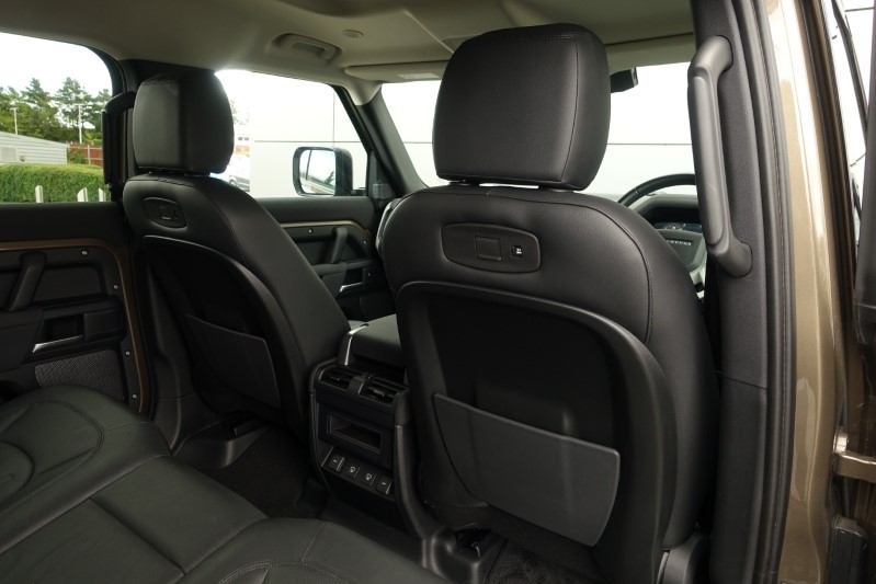 2022 (71) LAND ROVER DEFENDER 3.0 D250 S 110 5dr Auto 3427389