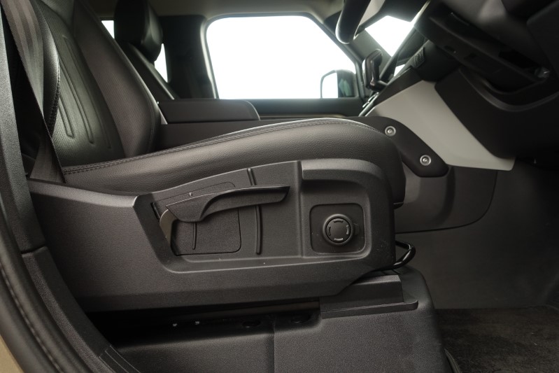 2022 (71) LAND ROVER DEFENDER 3.0 D250 S 110 5dr Auto 3427385