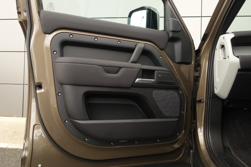 2022 (71) LAND ROVER DEFENDER 3.0 D250 S 110 5dr Auto 3427397