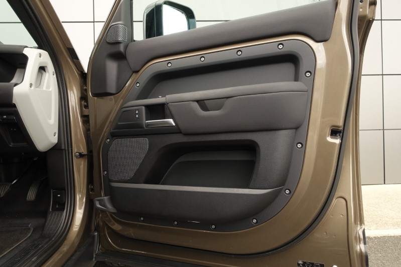 2022 (71) LAND ROVER DEFENDER 3.0 D250 S 110 5dr Auto 3427386