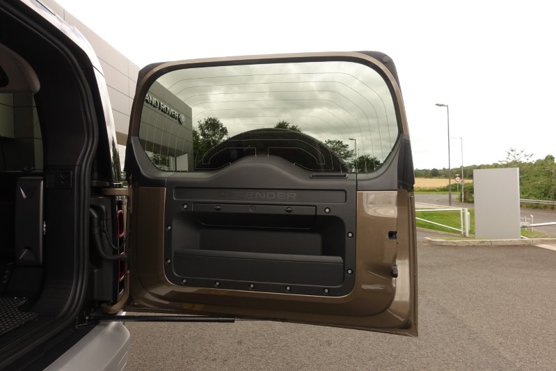 2022 (71) LAND ROVER DEFENDER 3.0 D250 S 110 5dr Auto 3427393