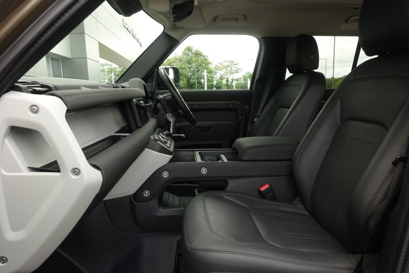 2022 (71) LAND ROVER DEFENDER 3.0 D250 S 110 5dr Auto 3427358