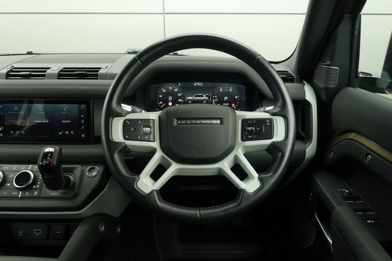 2022 (71) LAND ROVER DEFENDER 3.0 D250 S 110 5dr Auto 3427365