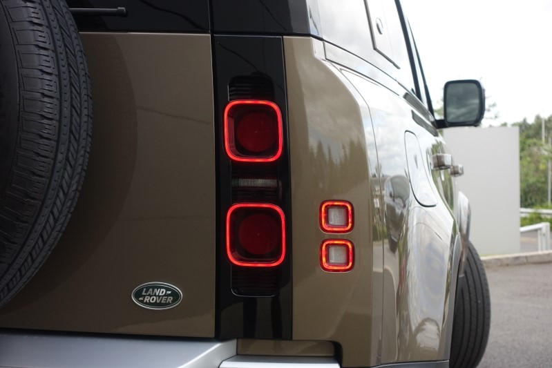 2022 (71) LAND ROVER DEFENDER 3.0 D250 S 110 5dr Auto 3427407