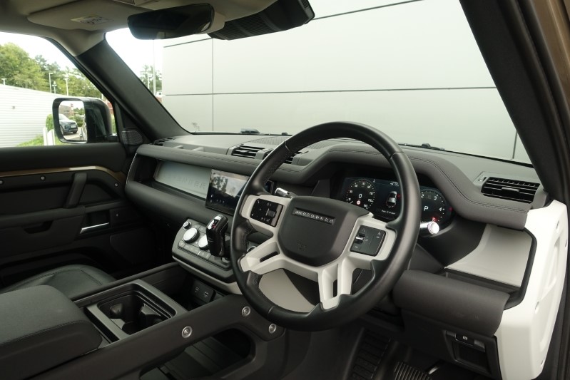 2022 (71) LAND ROVER DEFENDER 3.0 D250 S 110 5dr Auto 3427383