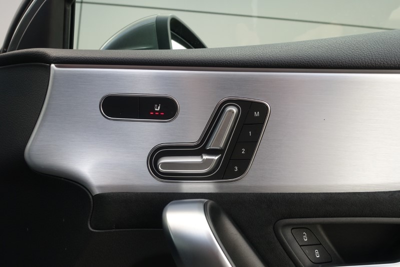 2021 (21) MERCEDES-BENZ A CLASS A250e AMG Line Premium Plus 5dr Auto 3493598