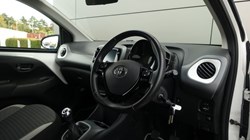 2019 (19) TOYOTA AYGO 1.0 VVT-i X-Trend 5dr 3570774