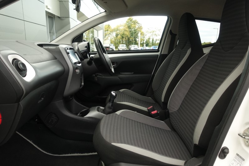 2019 (19) TOYOTA AYGO 1.0 VVT-i X-Trend 5dr 3570754