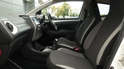 2019 (19) TOYOTA AYGO 1.0 VVT-i X-Trend 5dr 3570754