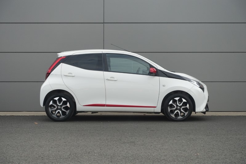 2019 (19) TOYOTA AYGO 1.0 VVT-i X-Trend 5dr 3570756