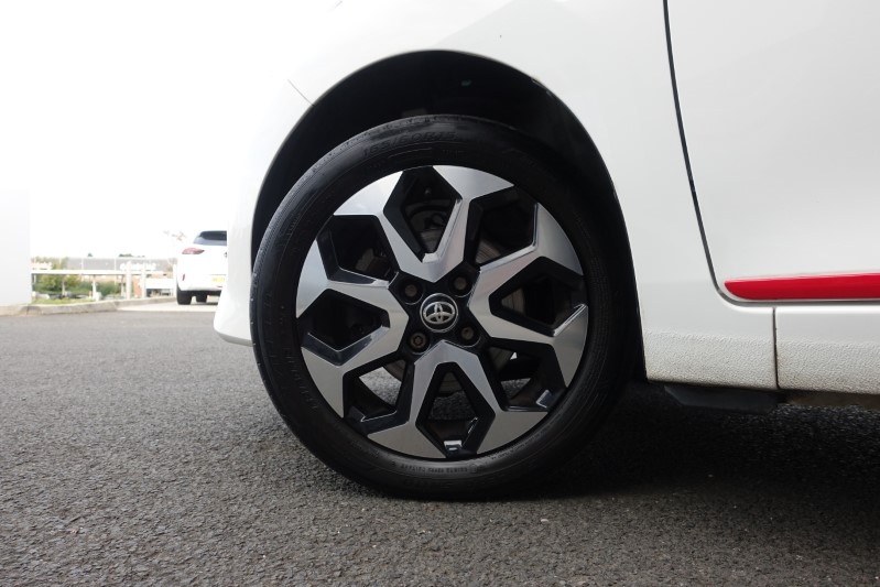 2019 (19) TOYOTA AYGO 1.0 VVT-i X-Trend 5dr 3570800