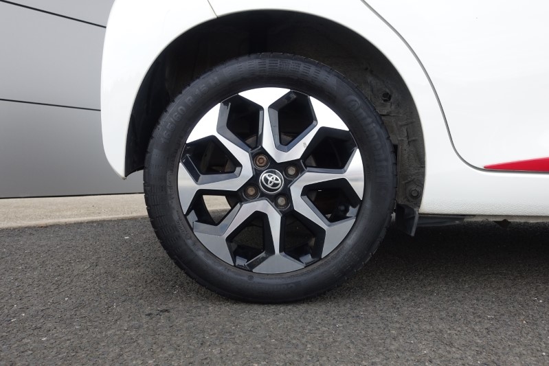 2019 (19) TOYOTA AYGO 1.0 VVT-i X-Trend 5dr 3570796