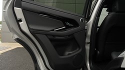 2024 (24) LAND ROVER RANGE ROVER EVOQUE 2.0 D200 Dynamic SE 5dr Auto 3572252