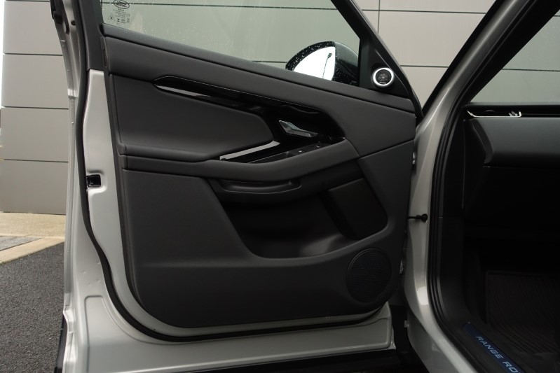 2024 (24) LAND ROVER RANGE ROVER EVOQUE 2.0 D200 Dynamic SE 5dr Auto 3572255