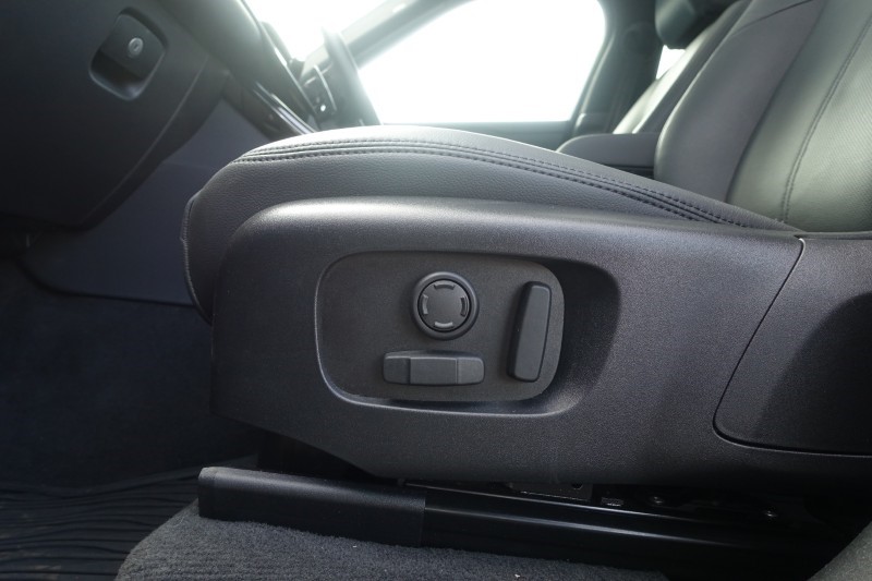 2025 (25) LAND ROVER RANGE ROVER VELAR 2.0 D200 MHEV Dynamic SE 5dr Auto 5199517