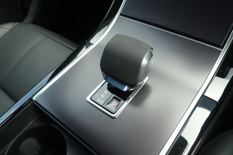 2025 (25) LAND ROVER RANGE ROVER VELAR 2.0 D200 MHEV Dynamic SE 5dr Auto 5199468