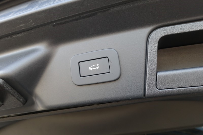 2025 (25) LAND ROVER RANGE ROVER VELAR 2.0 D200 MHEV Dynamic SE 5dr Auto 5199489