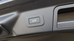 2025 (25) LAND ROVER RANGE ROVER VELAR 2.0 D200 MHEV Dynamic SE 5dr Auto 5199489