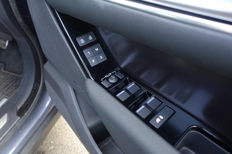 2025 (25) LAND ROVER RANGE ROVER VELAR 2.0 D200 MHEV Dynamic SE 5dr Auto 5199507