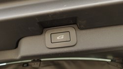 2025 (25) LAND ROVER DISCOVERY 3.0 D350 Dynamic SE 5dr Auto 4547844