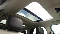 2025 (25) LAND ROVER DISCOVERY 3.0 D350 Dynamic SE 5dr Auto 4547862