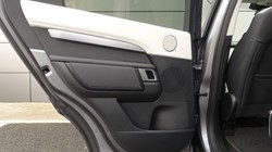 2025 (25) LAND ROVER DISCOVERY 3.0 D350 Dynamic SE 5dr Auto 4547871