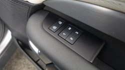 2025 (25) LAND ROVER DISCOVERY 3.0 D350 Dynamic SE 5dr Auto 4547866