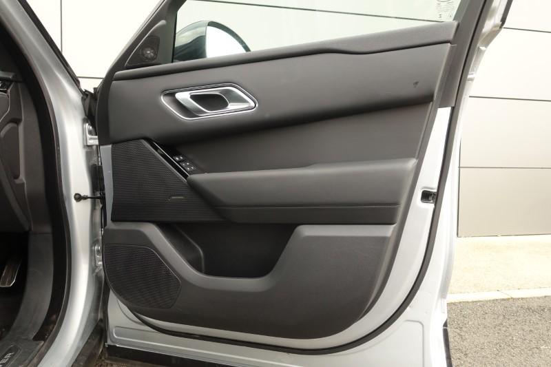 2025 (25) LAND ROVER RANGE ROVER VELAR 2.0 D200 MHEV Dynamic SE 5dr Auto 4566275